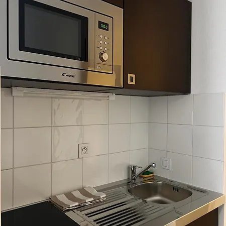 De 25m2 A Proximite Immediate De Paris Expo, Porte De Versailles Appartement *